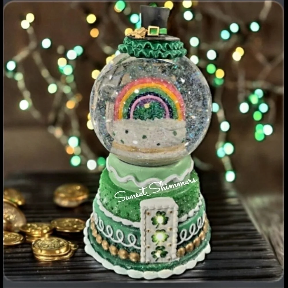 St Patricks Day Light up Gingerbread Tier Cake Rainbow Lucky Shamrock Snowglobe